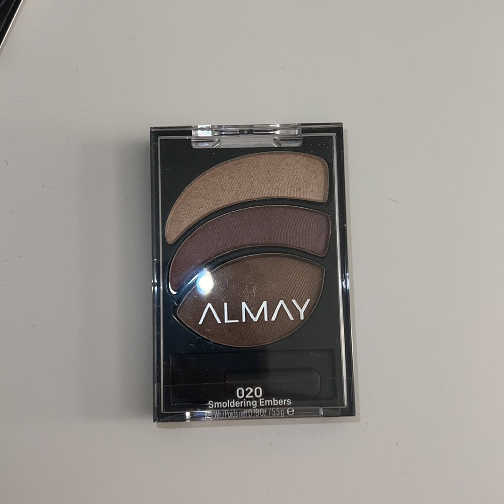 Almay Makeup bundle - Picture 4 of 5